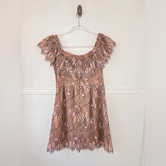 Wayf Off the Shoulder Blush Lace Mini Dress NWT - Picture 10 of 13